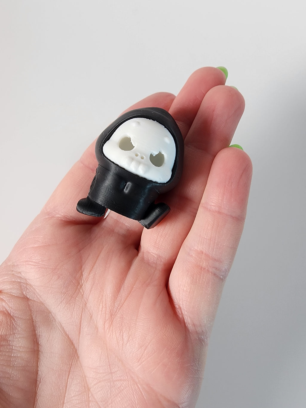 3D Printed Mini Grim Reaper Fidget Toy: Gothic Halloween Decor
