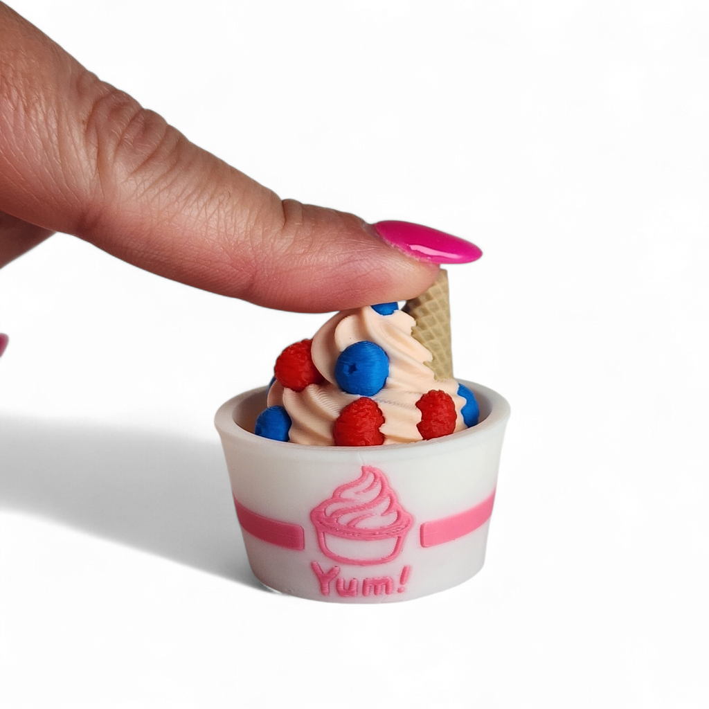 Berry Frozen Yogurt Clicker Keychain – Cute Sensory Fidget Keychain for Stress Relief & Bag Charm
