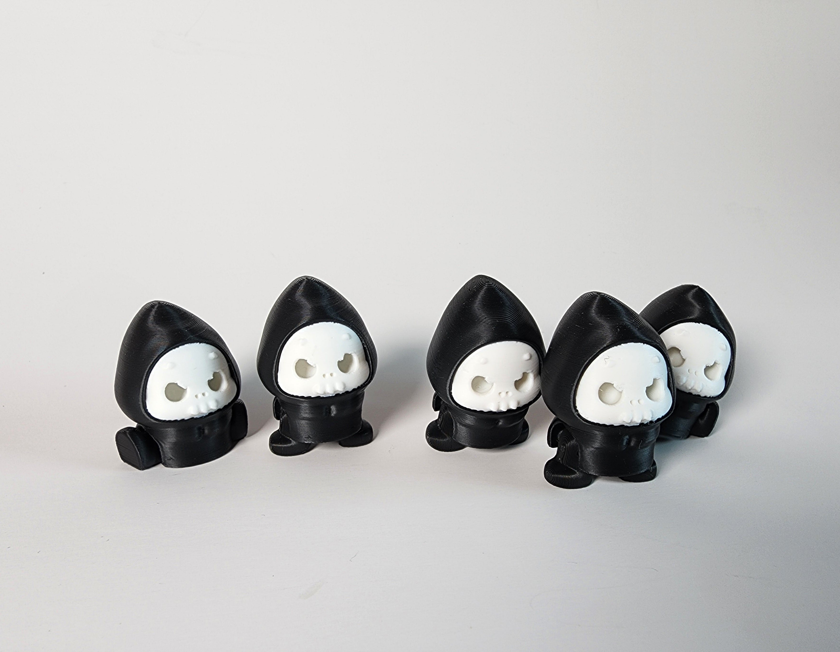 3D Printed Mini Grim Reaper Fidget Toy: Gothic Halloween Decor