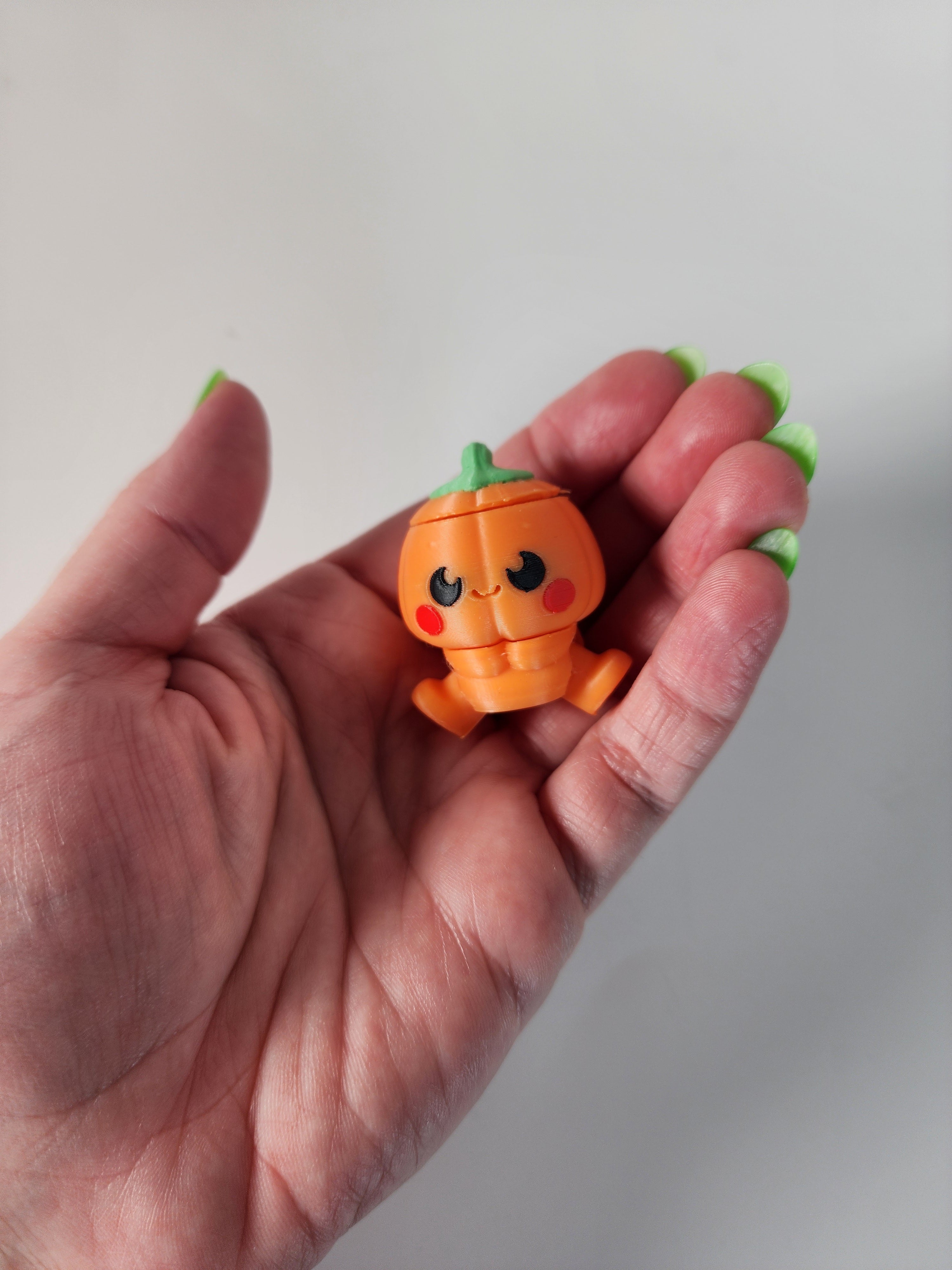 Mini Pumpkin Fidget Toy – Kawaii Halloween Desk Figurine