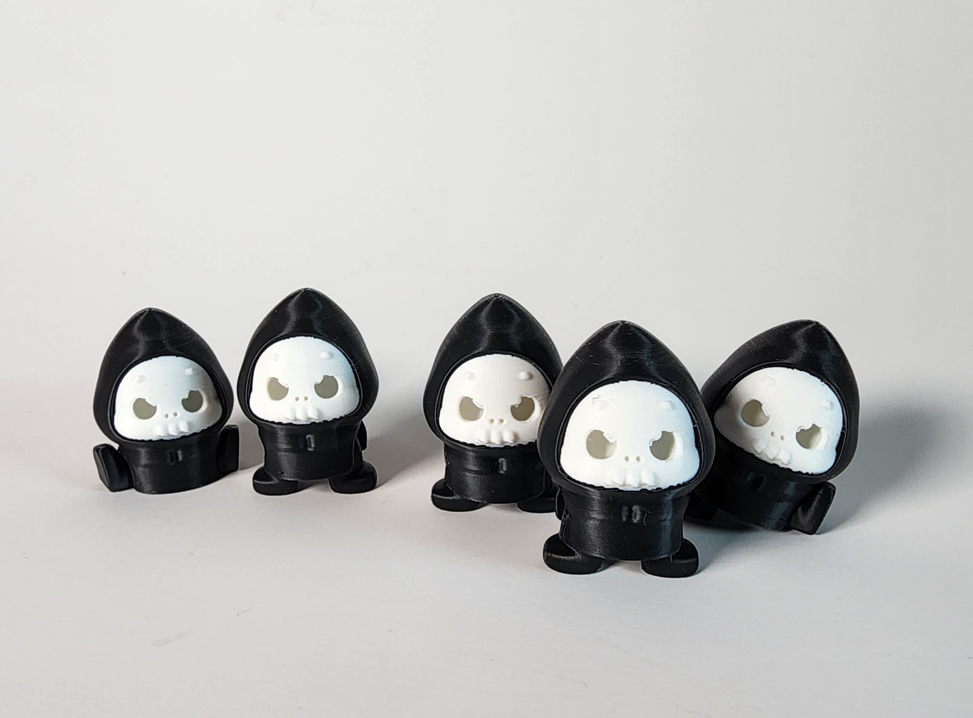 3D Printed Mini Grim Reaper Fidget Toy: Gothic Halloween Decor
